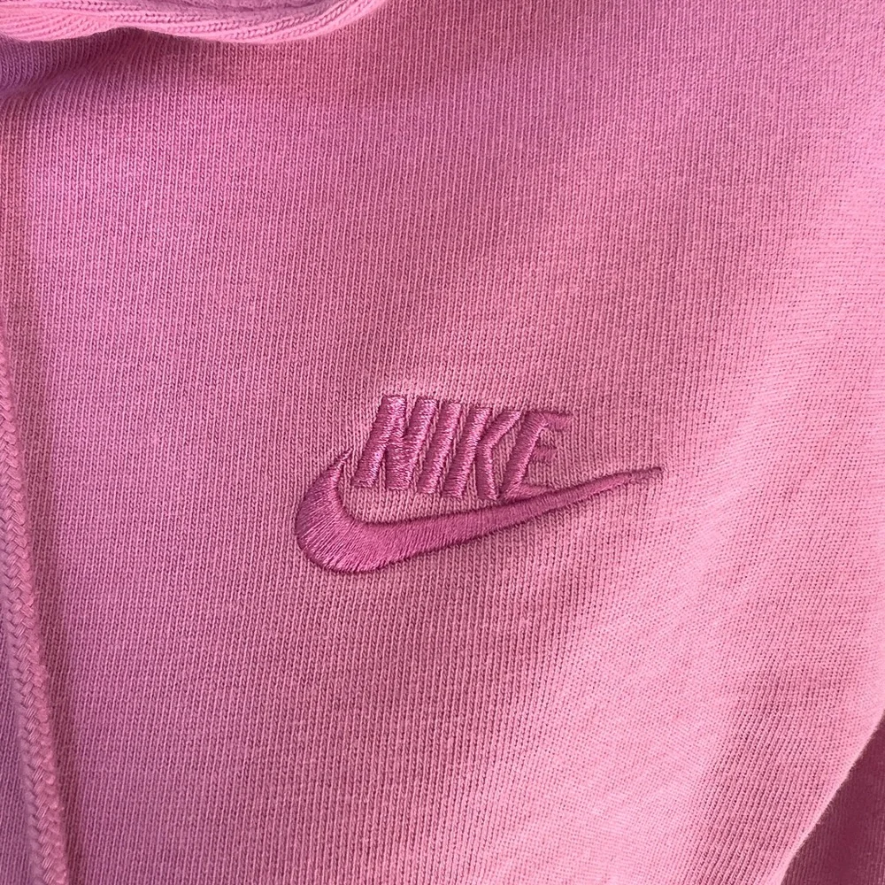 EUC Nike Women's Vibrant Pink Hoodie, Cropped w/ Wide 3/4 Sleeve size Small